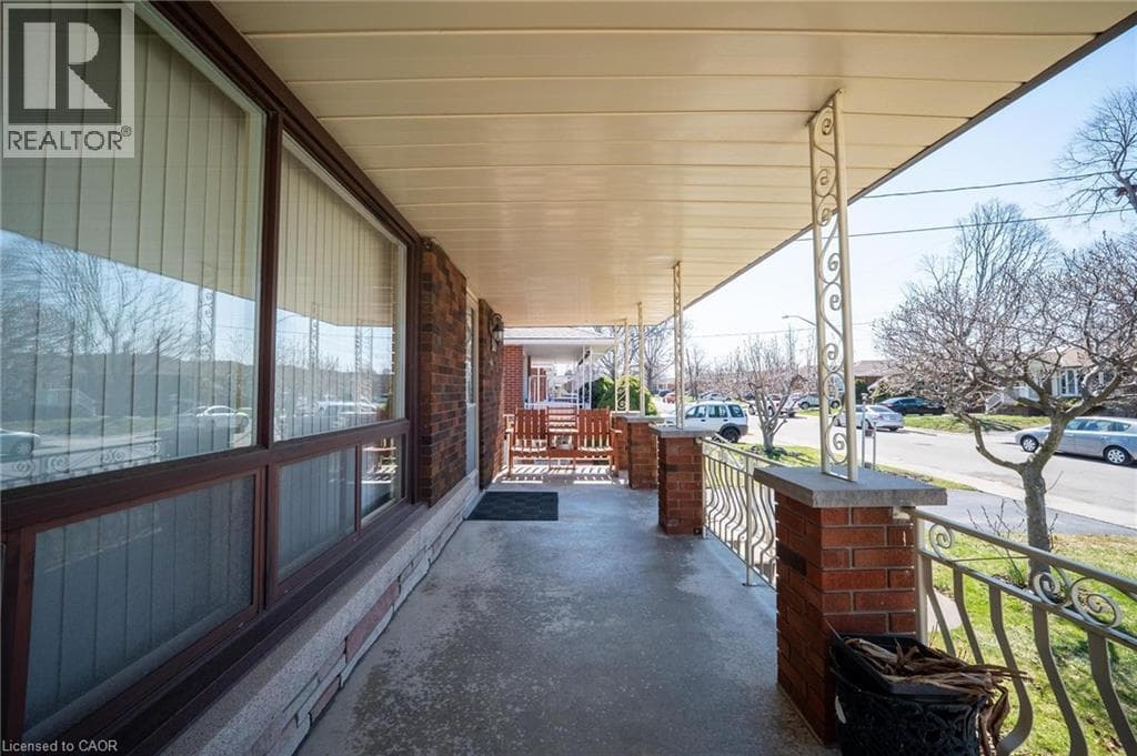 31 TERRACE Drive photo 3