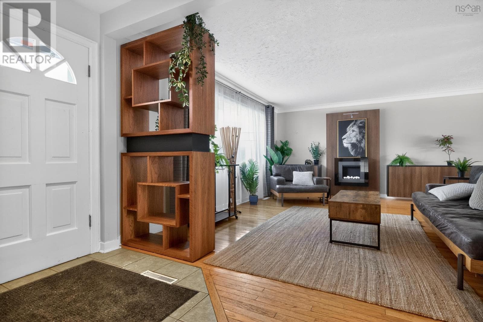 37 Lawnsdale Drive photo 2