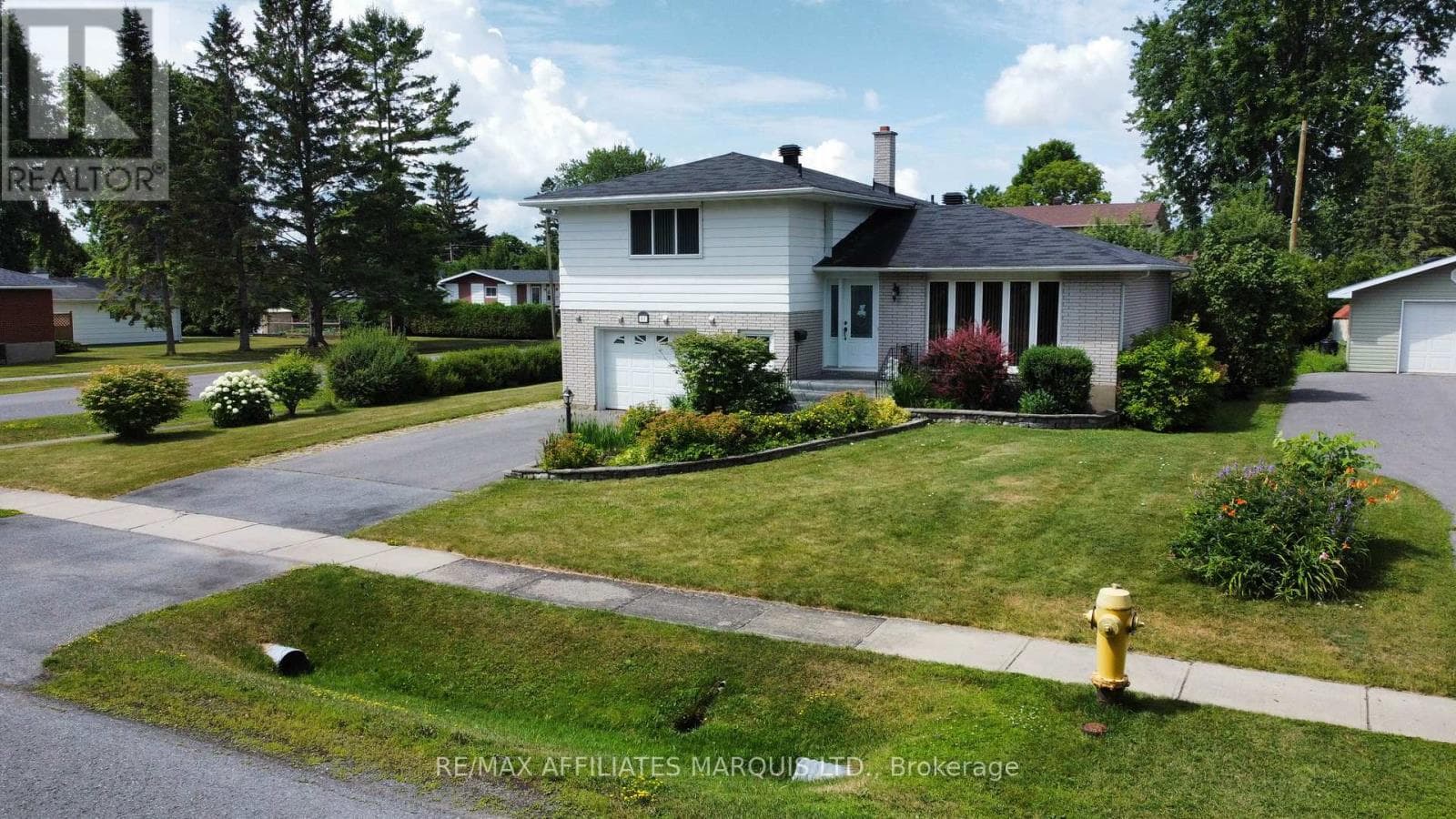 3 bed 3 bath single family at 11 AULT DRIVE — $535,000