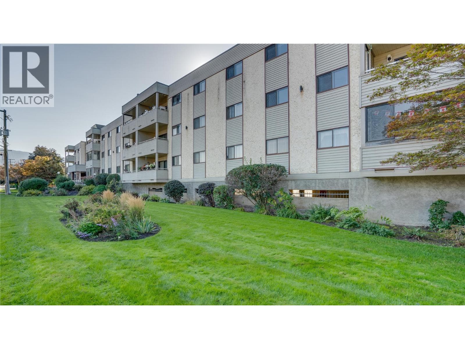 3608 27 Avenue Unit# 105 photo 3