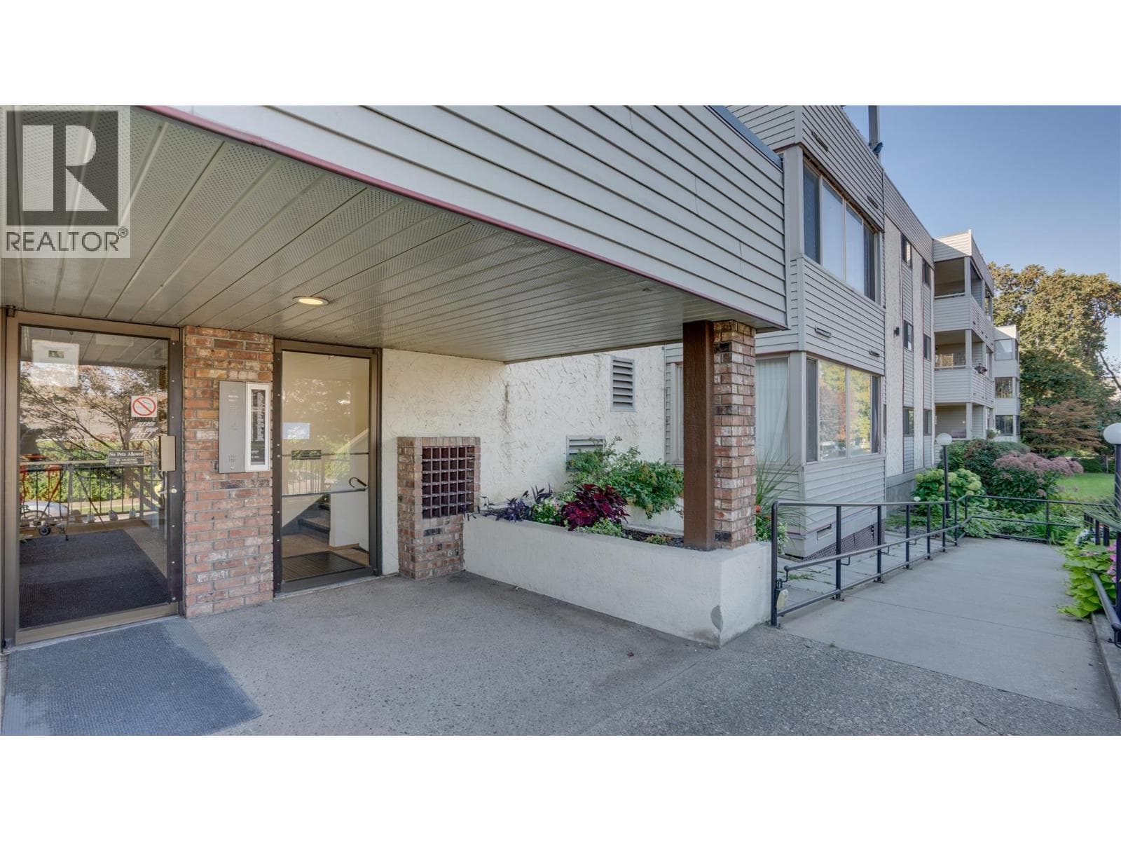 3608 27 Avenue Unit# 105 photo 5