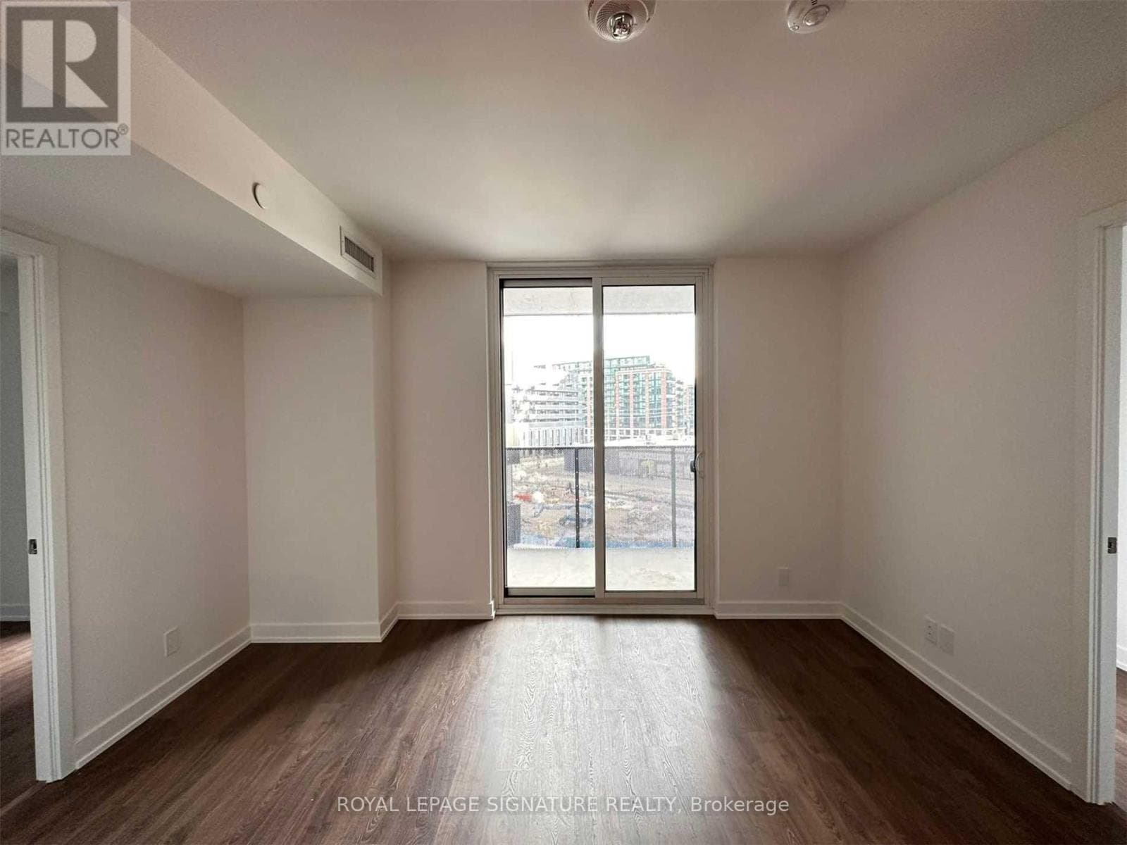 406 - 30 TRETTI WAY photo 5