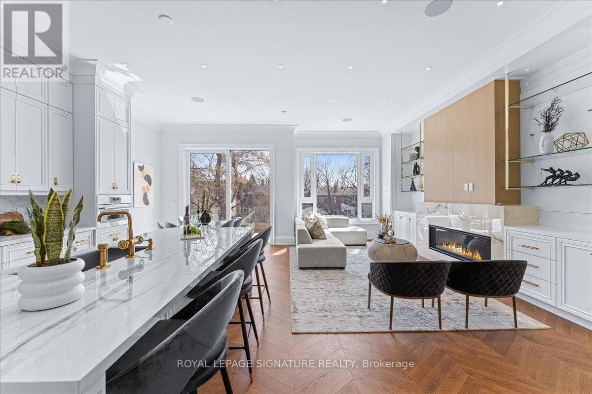 505 SOUDAN AVENUE photo 2