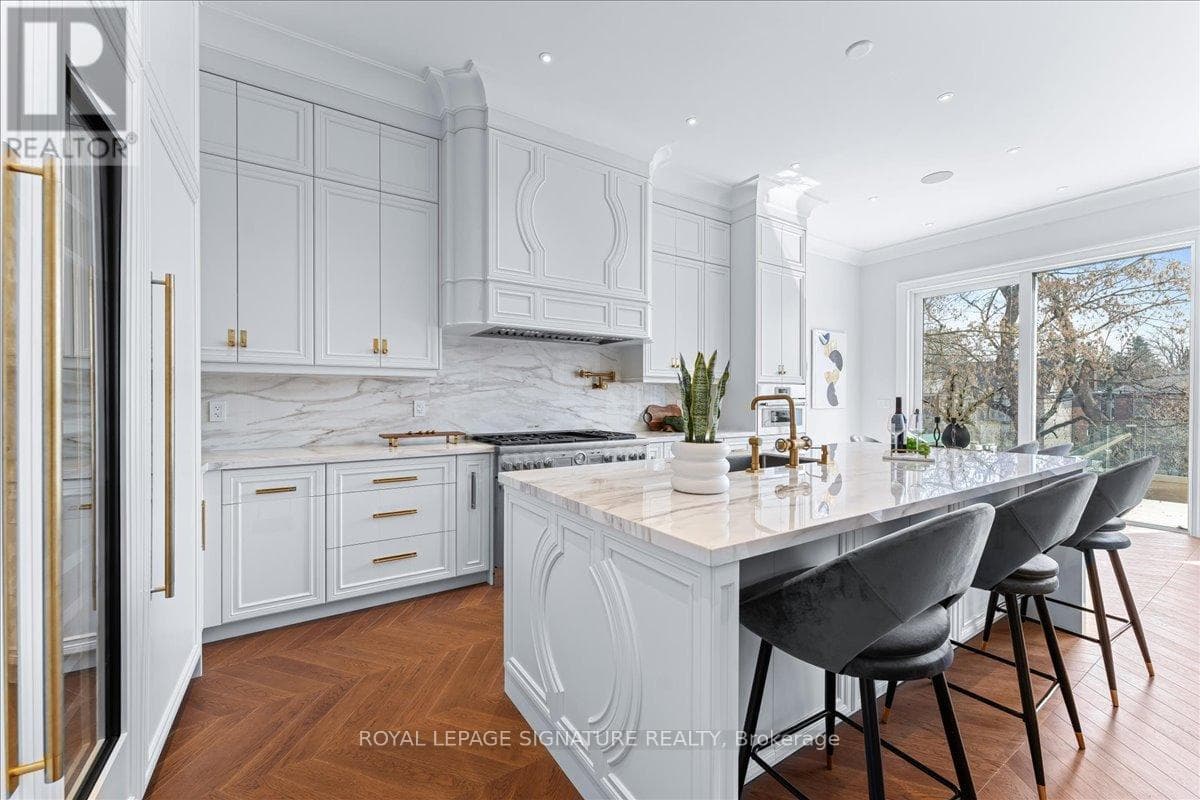 505 SOUDAN AVENUE photo 4