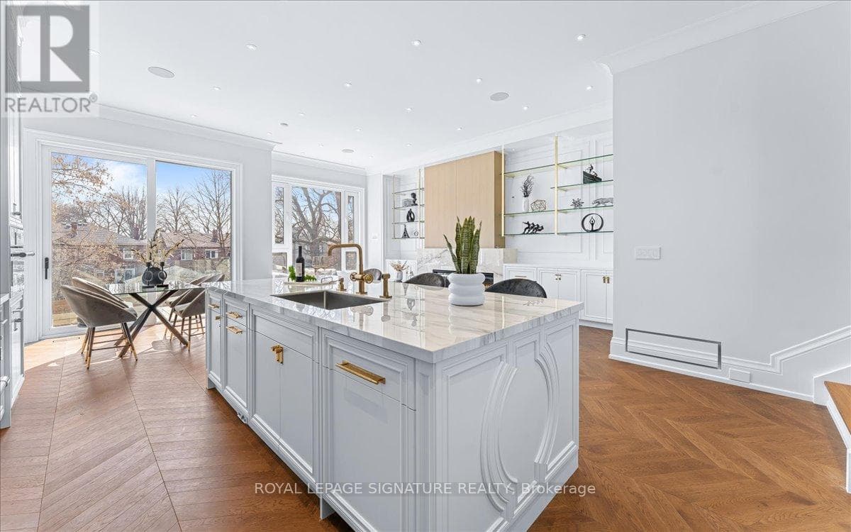 505 SOUDAN AVENUE photo 5