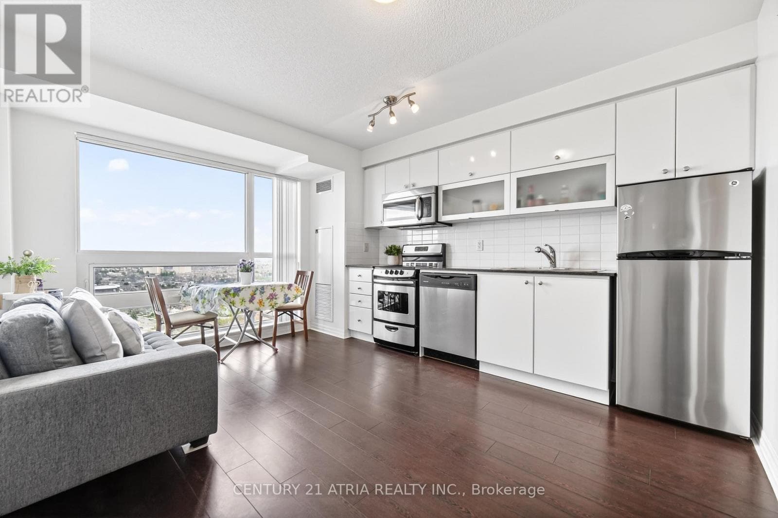 1 bed 1 bath single family at 2707 - 2015 SHEPPARD AVENUE E — $390,000