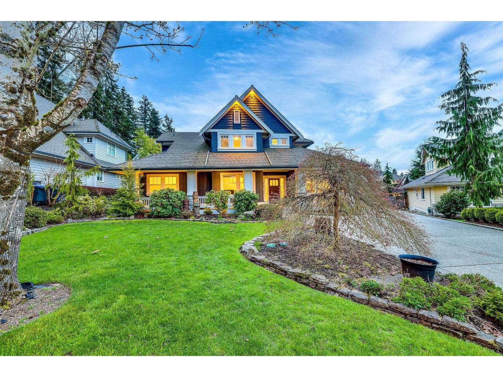 12856 20A AVENUE photo 2