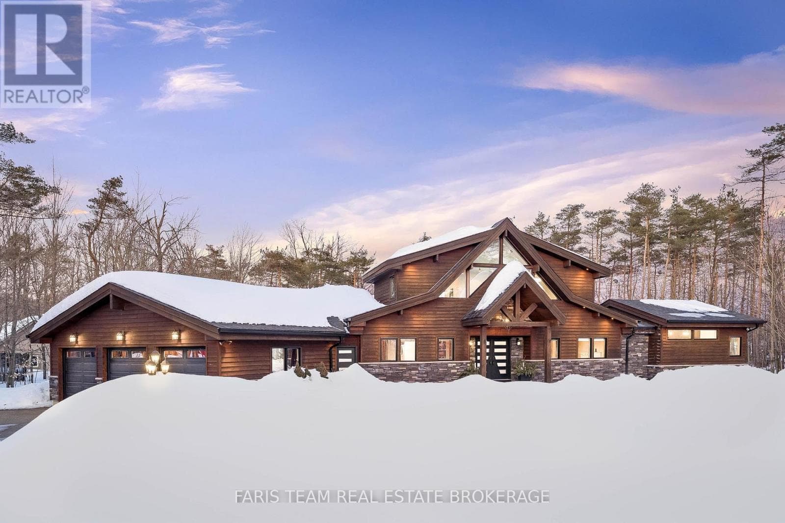5 bed 4 bath single family at 22 HOUBEN CRESCENT — $1,595,000