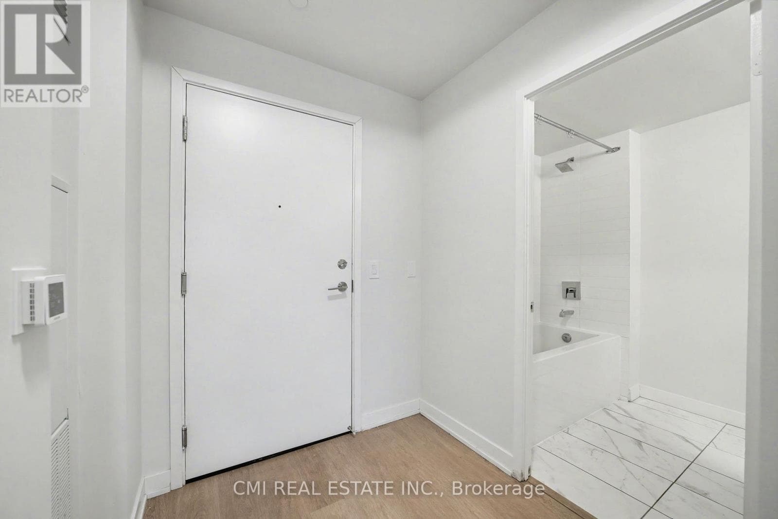 623 - 859 THE QUEENSWAY photo 4
