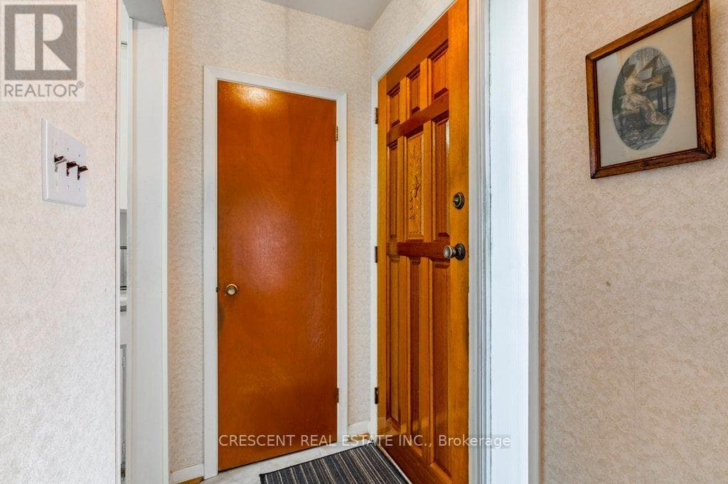 227 VEROBEACH BOULEVARD photo 4