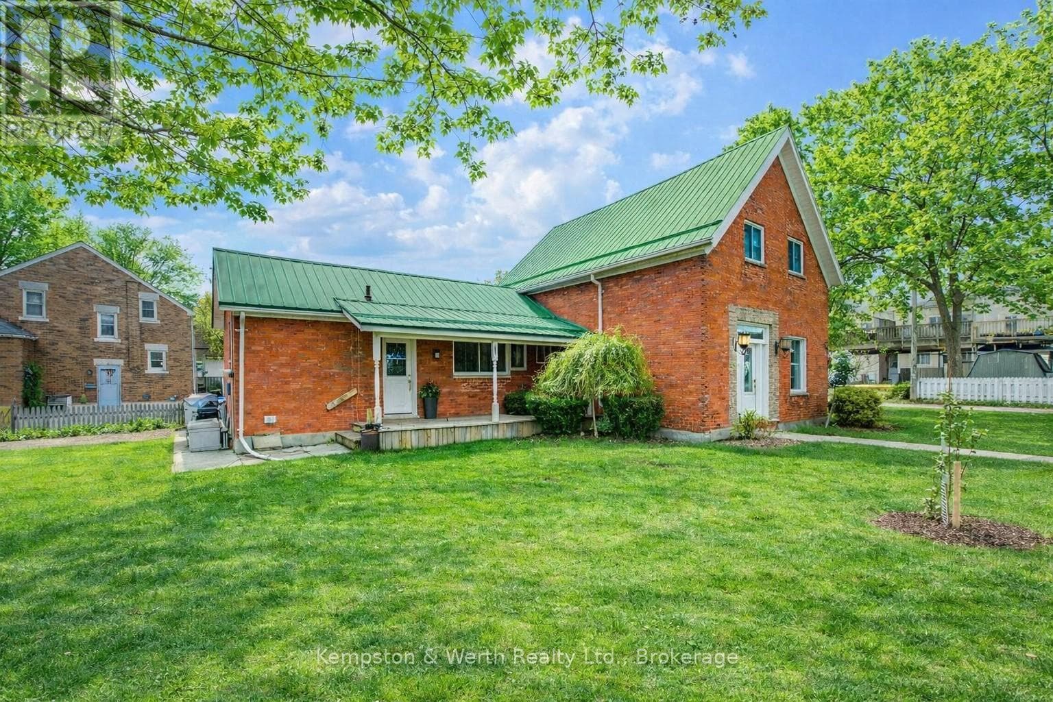 3 bed 2 bath single family at 130 ARTHUR STREET — $494,900