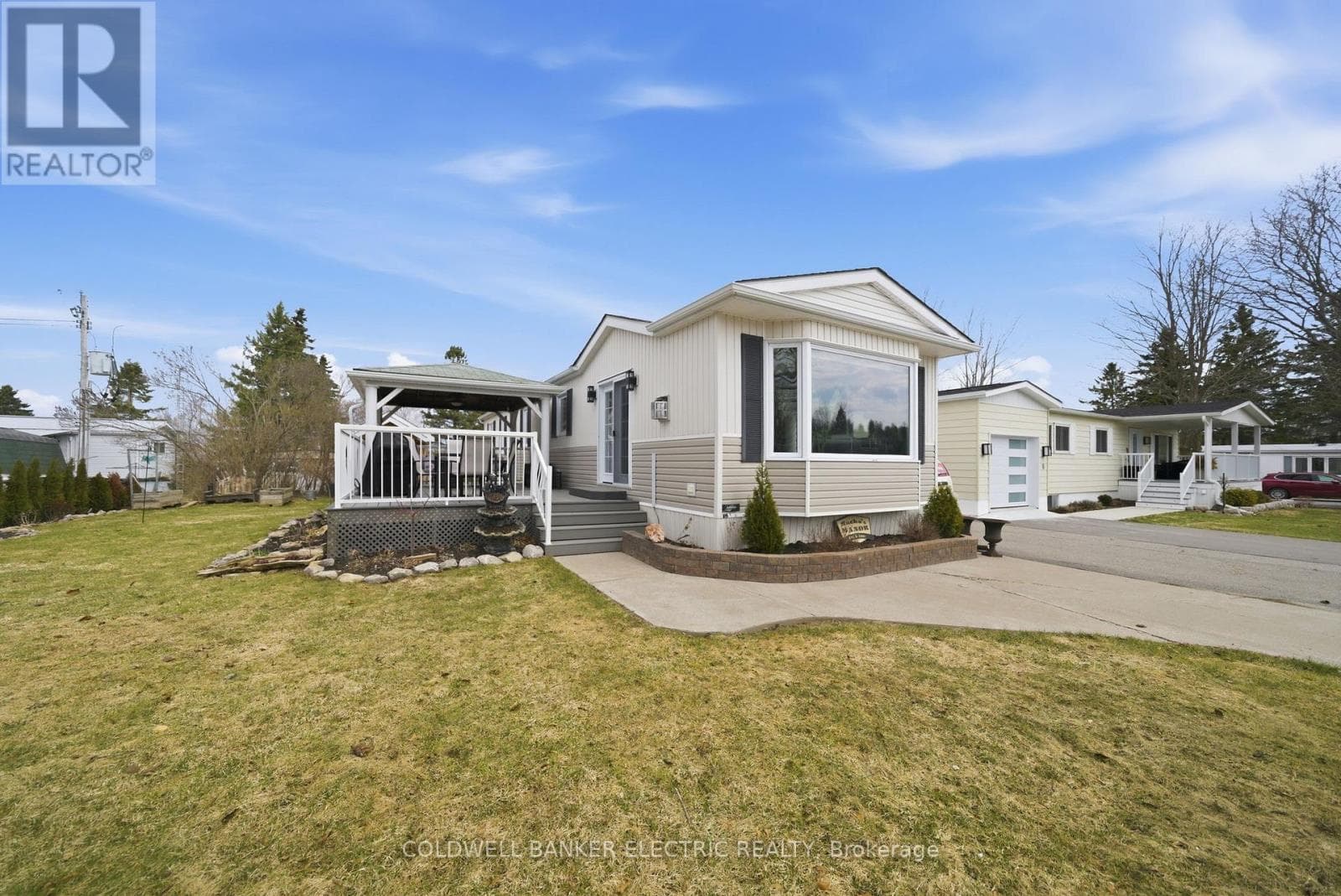 2 bed 1 bath single family at 7 HOMEWOOD AVENUE — $369,900