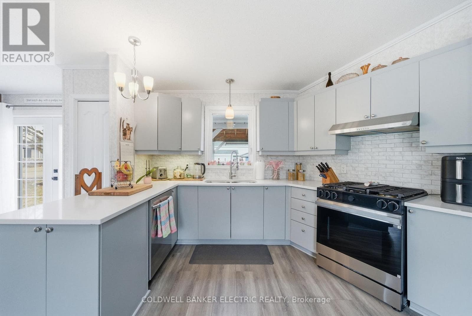 7 HOMEWOOD AVENUE photo 5