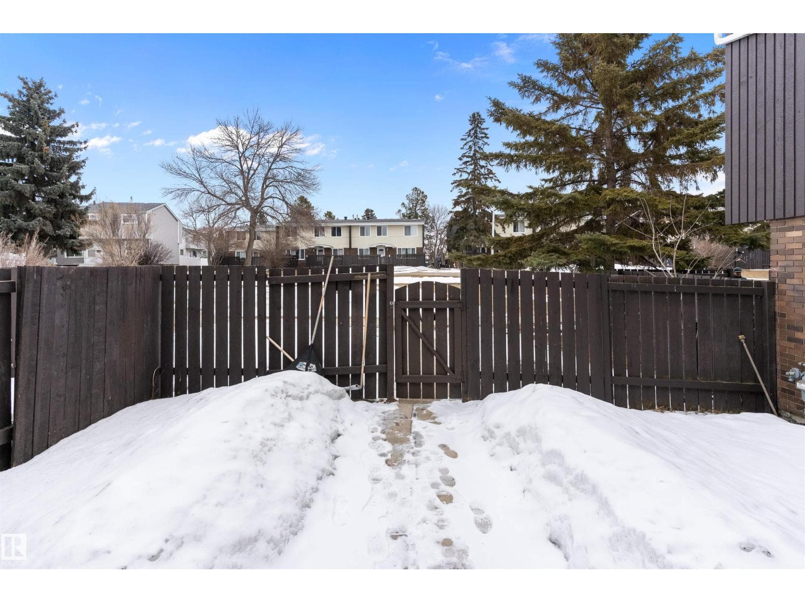 196 ROSELAND VG NW photo 3