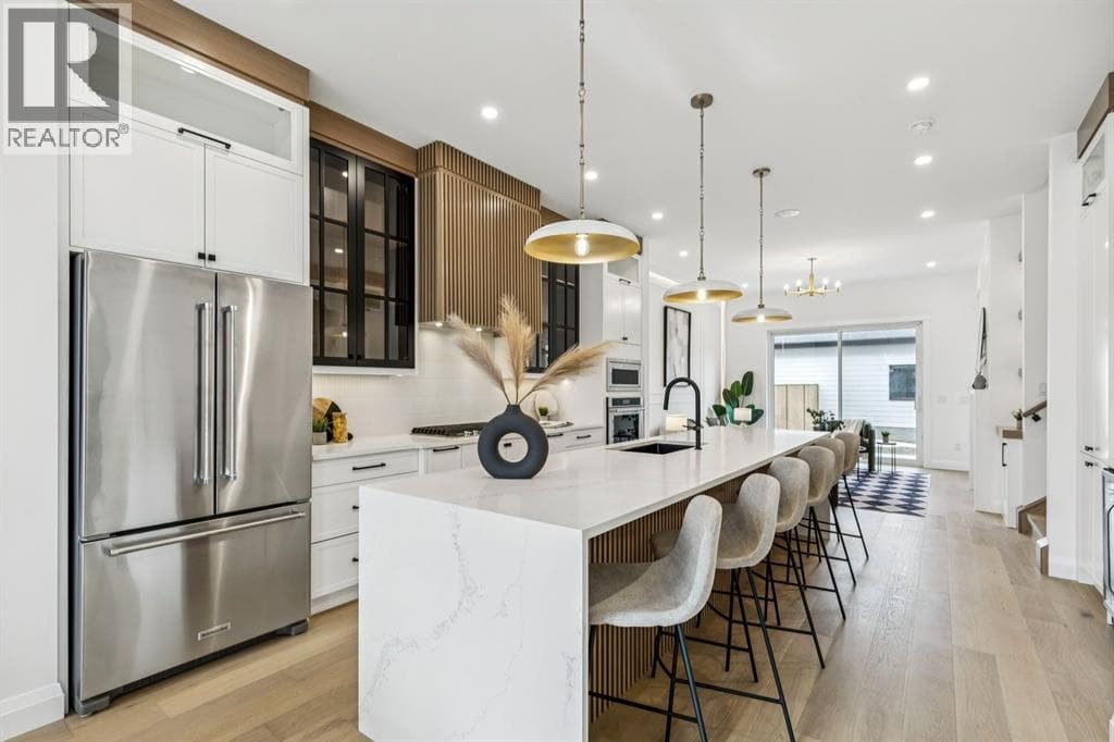 525 32 Street NW photo 5