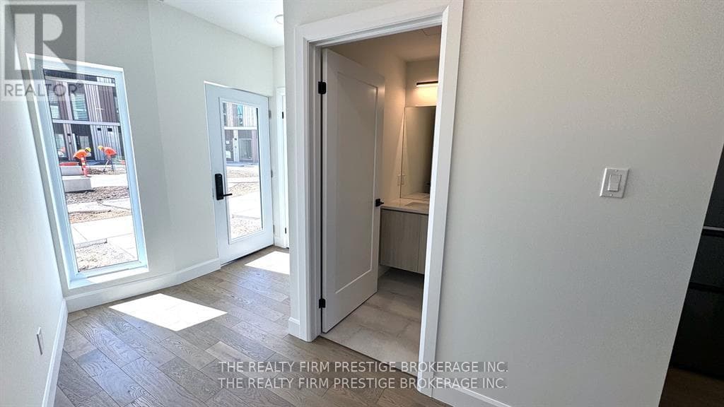 B118 - 2082 LUMEN DRIVE photo 2