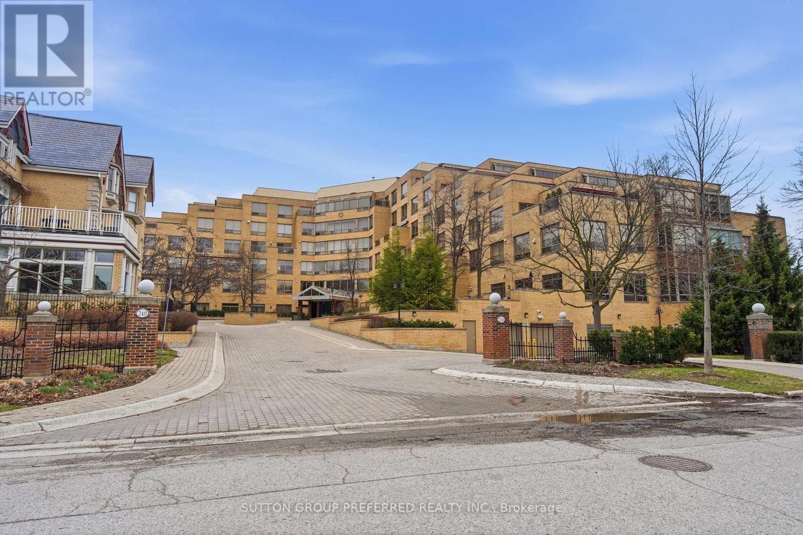 2 bed 2 bath single family at 310 - 250 SYDENHAM STREET — $624,900