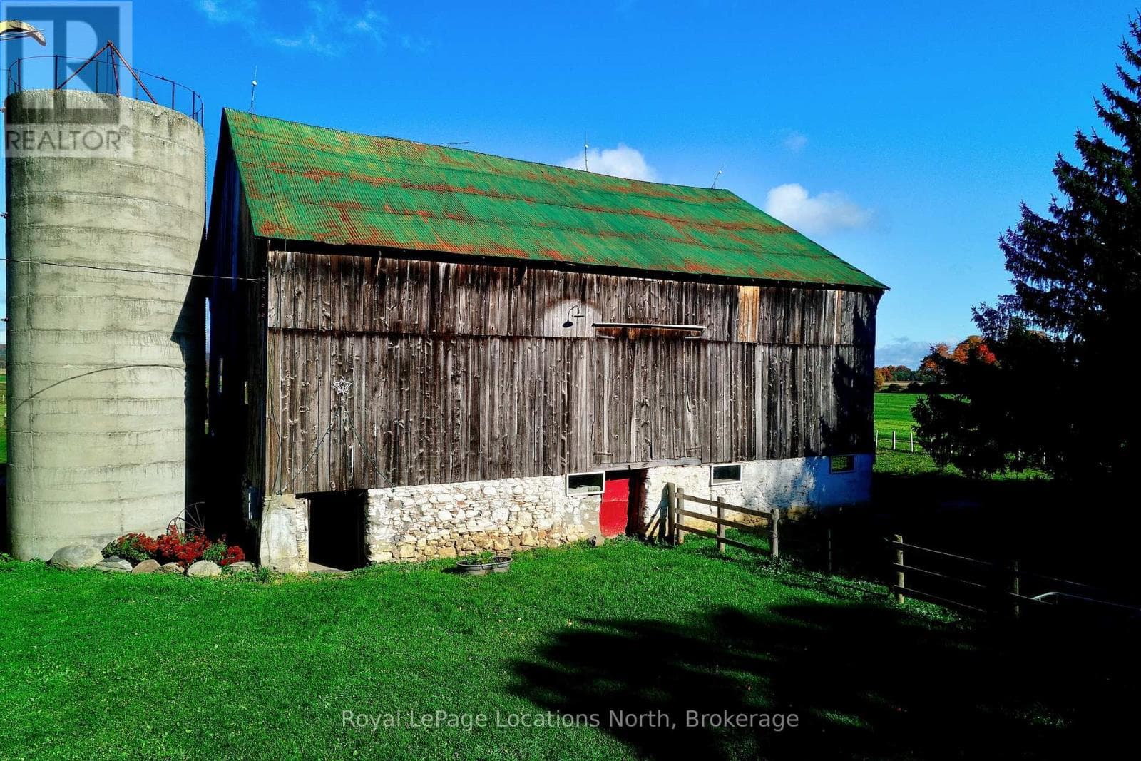 145693 12 GREY ROAD photo 2
