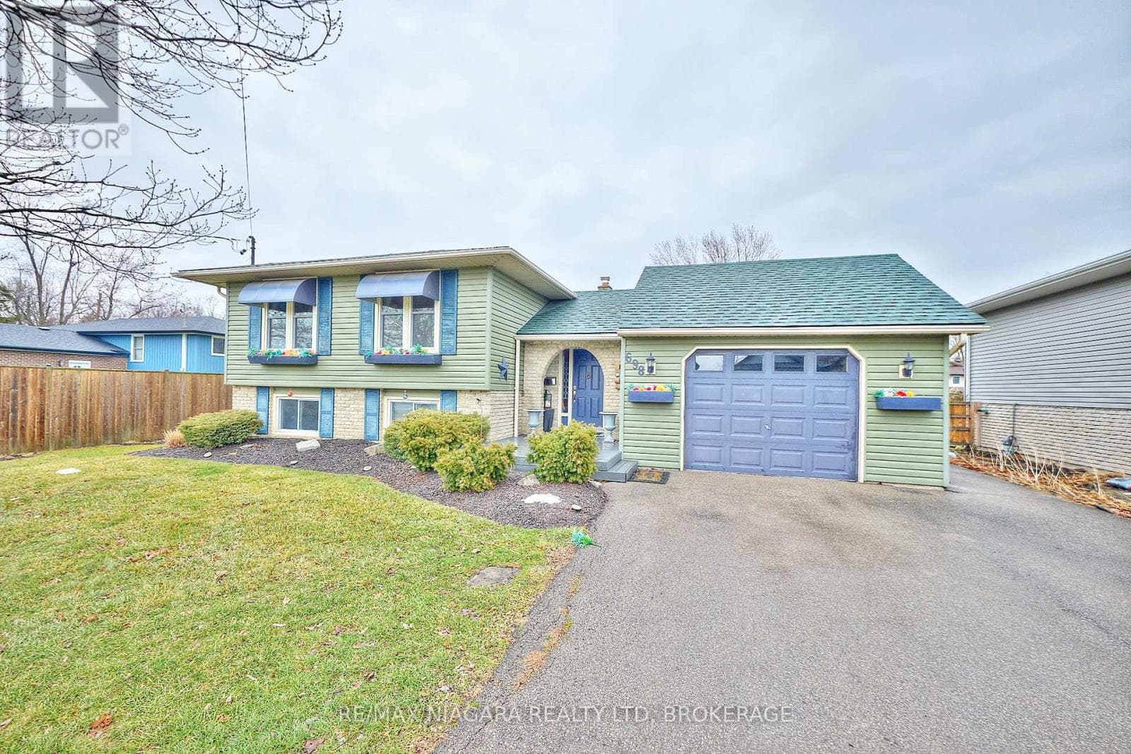 698 BUFFALO ROAD photo 3