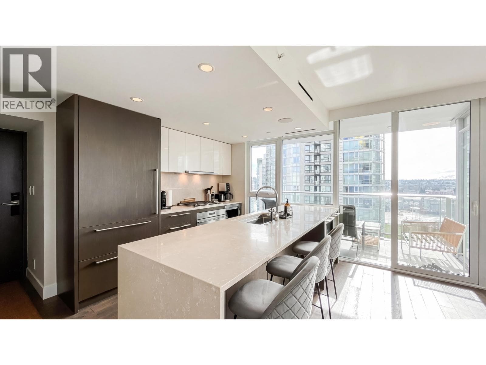 1601 499 PACIFIC STREET photo 3