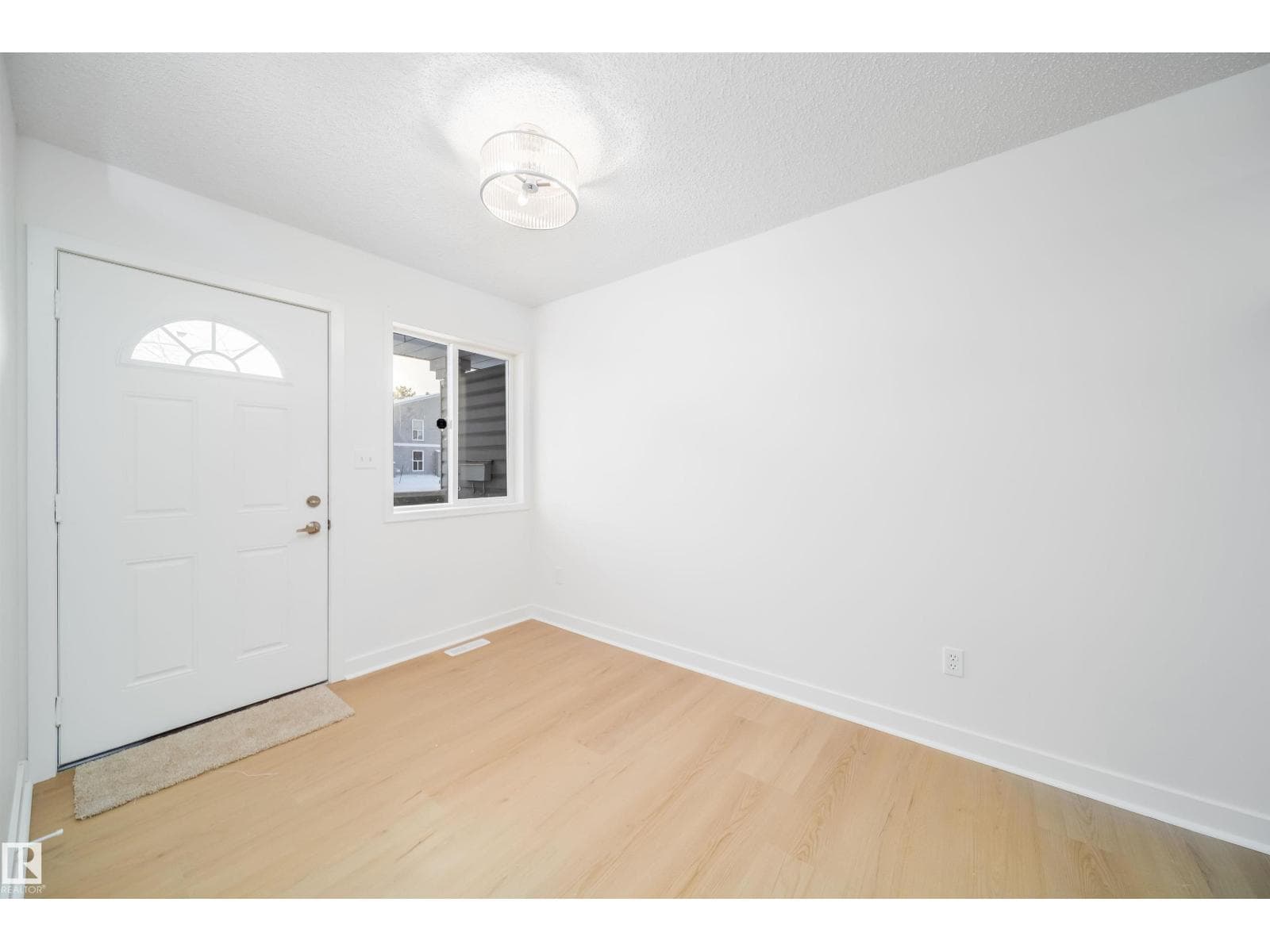 1576 MILL WOODS RD E NW photo 5