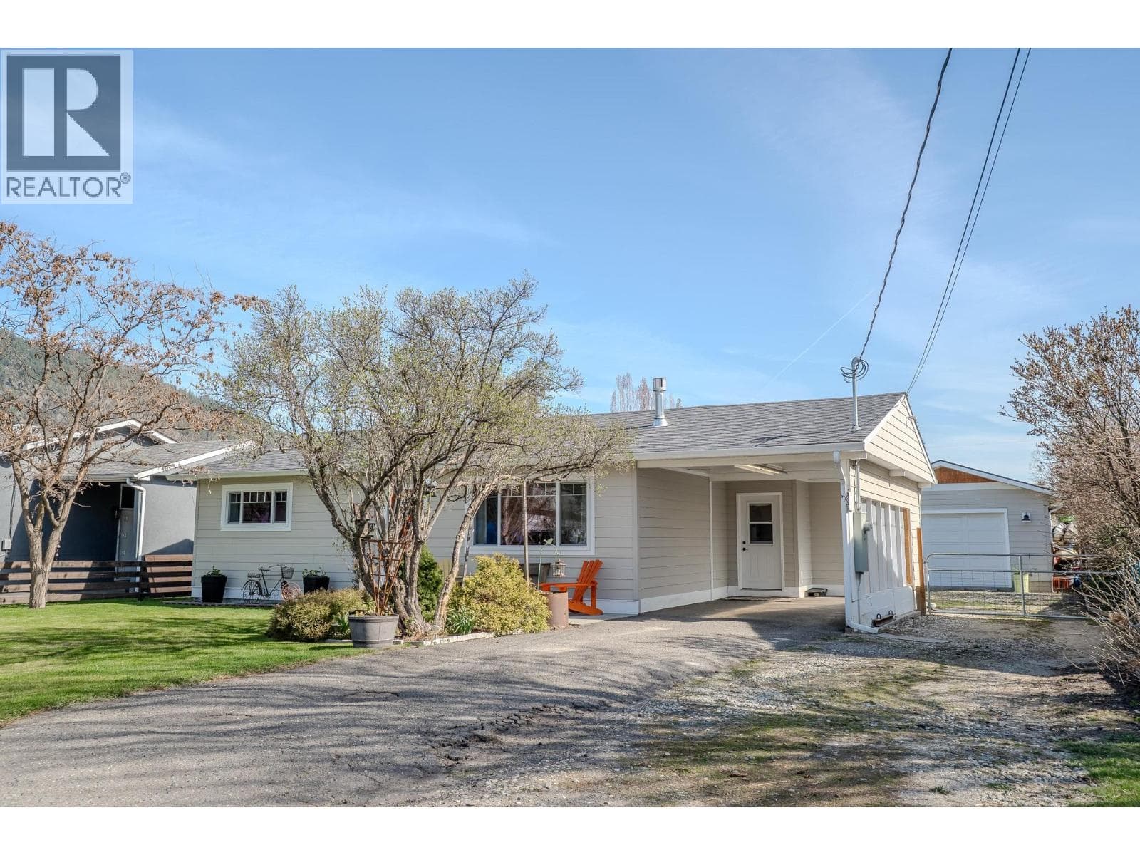 331 BIRCH Street photo 2