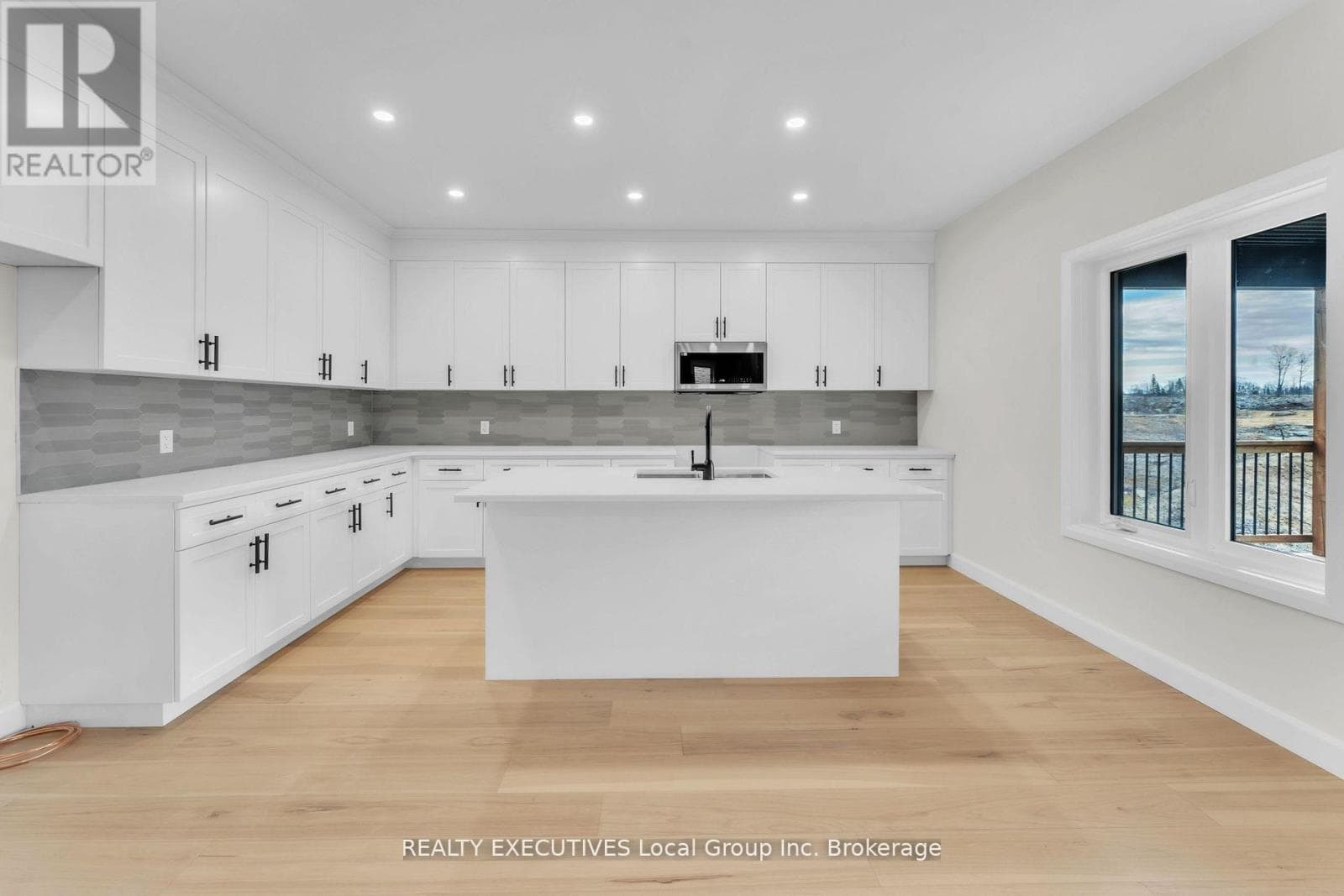 109 TOWER DRIVE photo 5