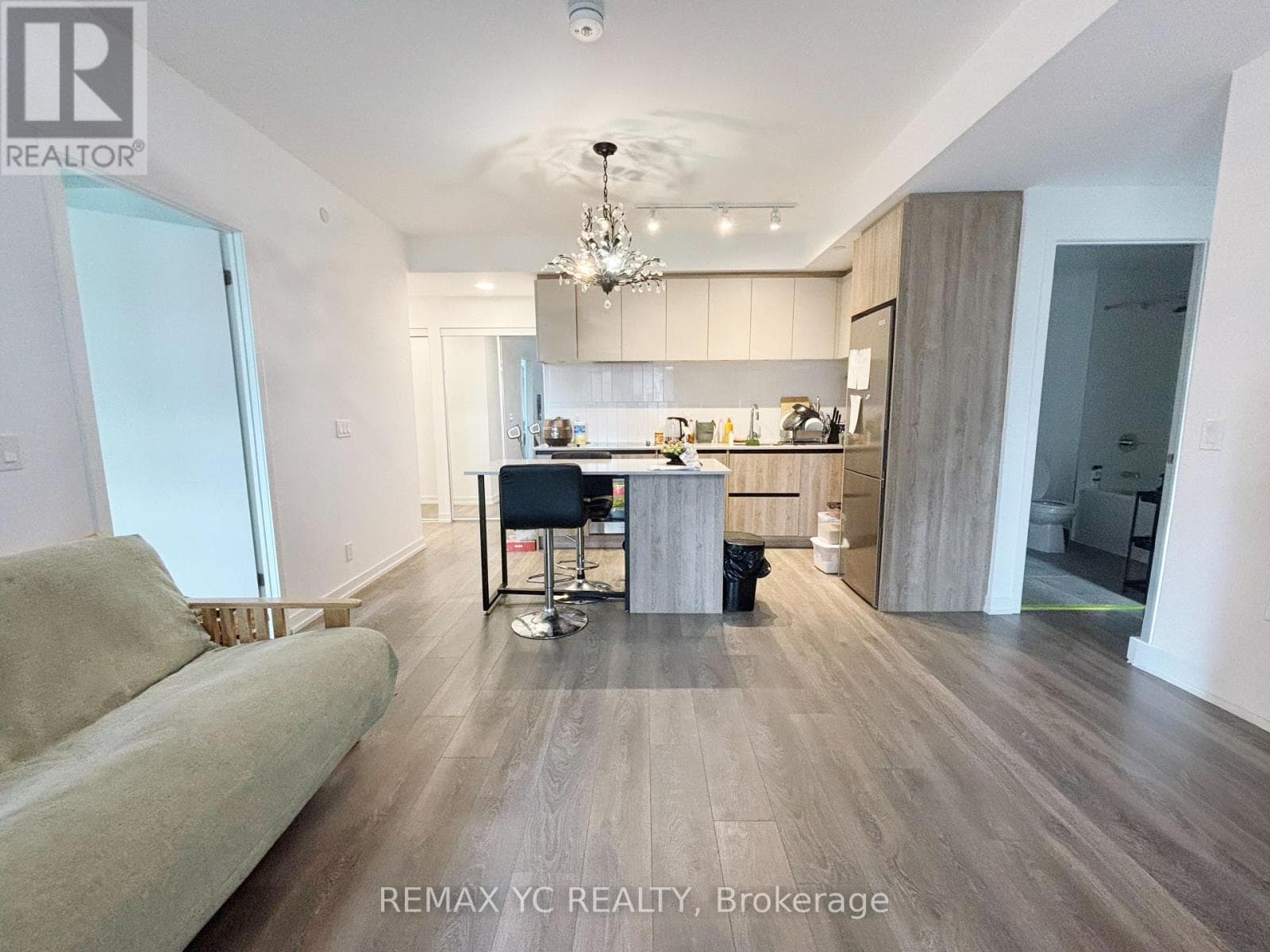 324 - 8 BEVERLEY GLEN BOULEVARD photo 5