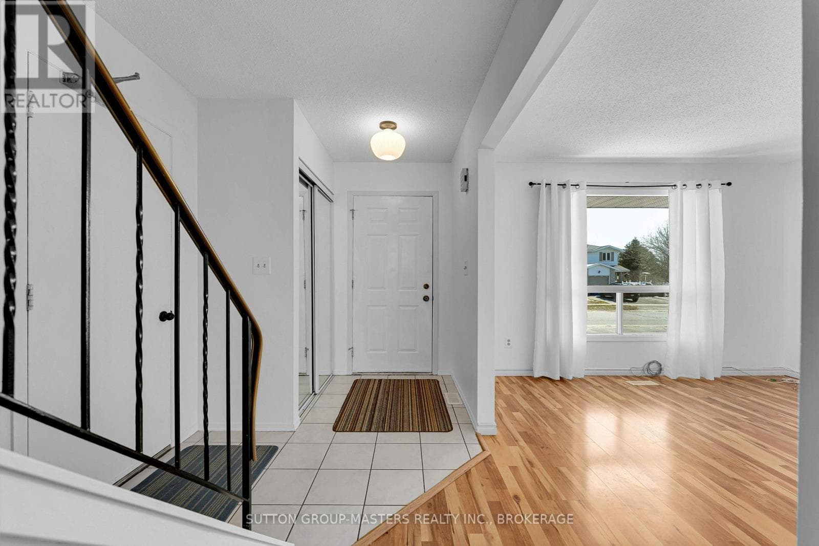 734 CEDARWOOD DRIVE photo 4