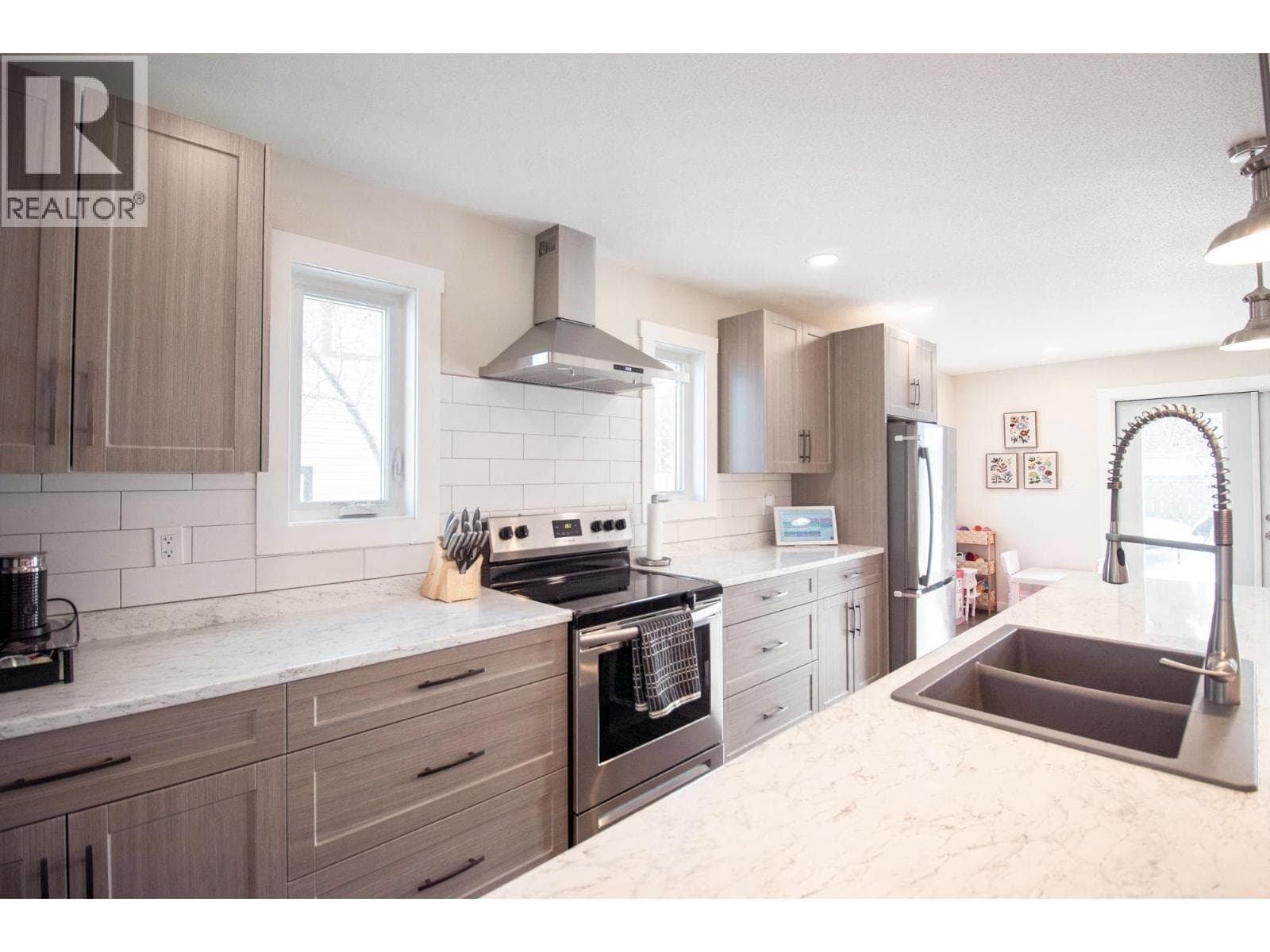 10519 114 AVENUE photo 4