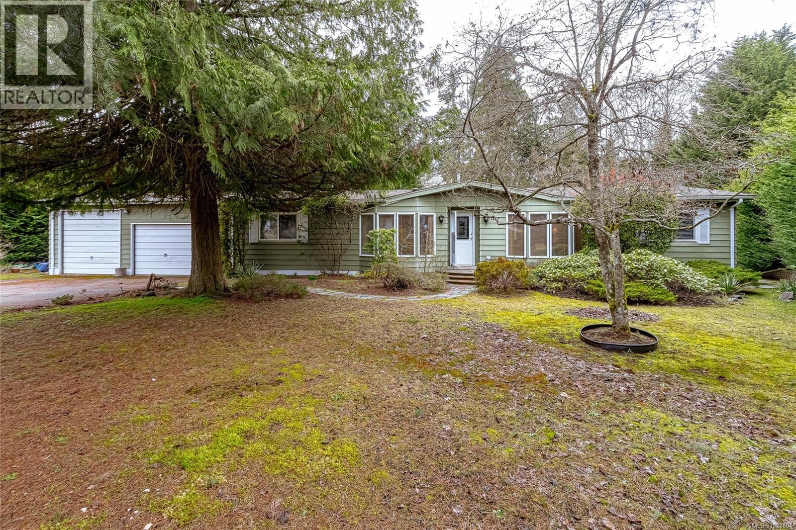 1459 Sunrise Dr photo 2