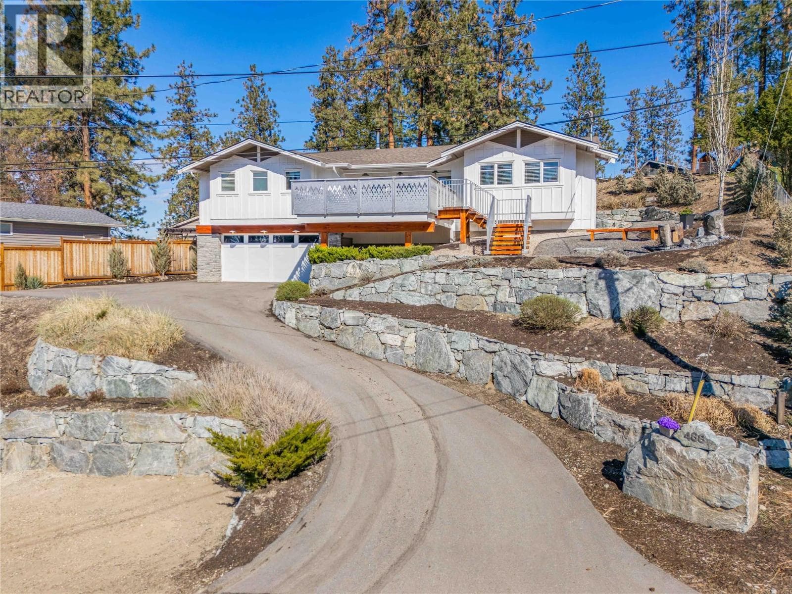 488 Sheila Crescent photo 5