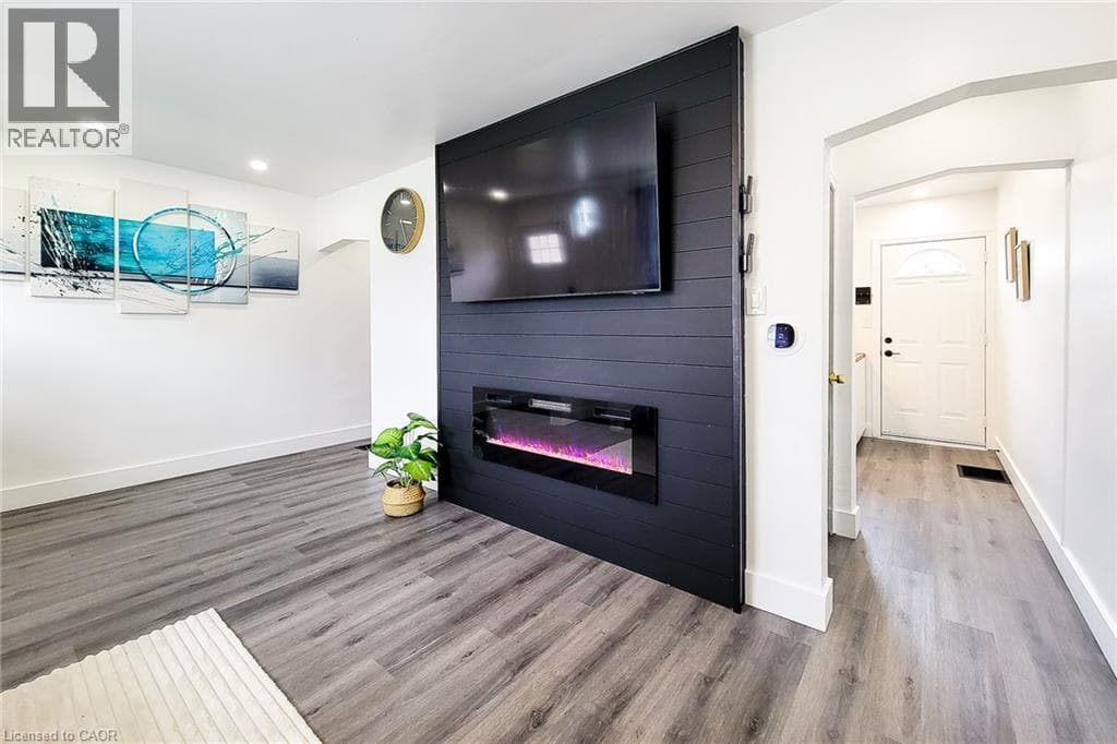 3 bed 3 bath single family at 5 MARTHA Street — $539,000