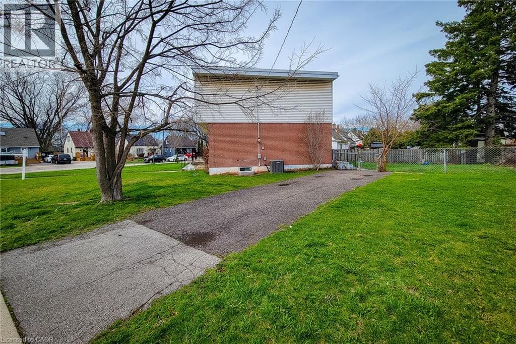 5 MARTHA Street photo 4