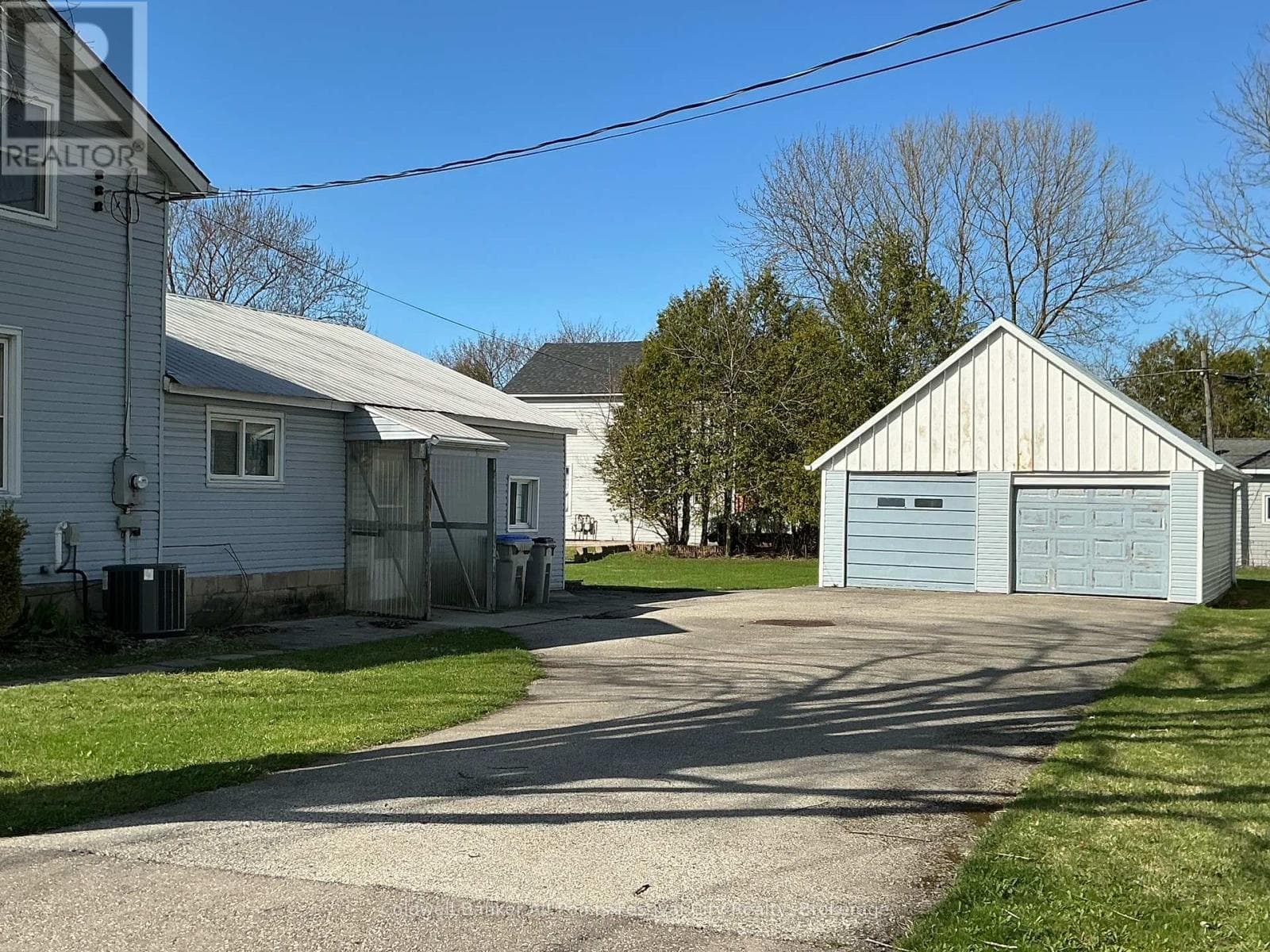 151 GEORGINA STREET photo 2