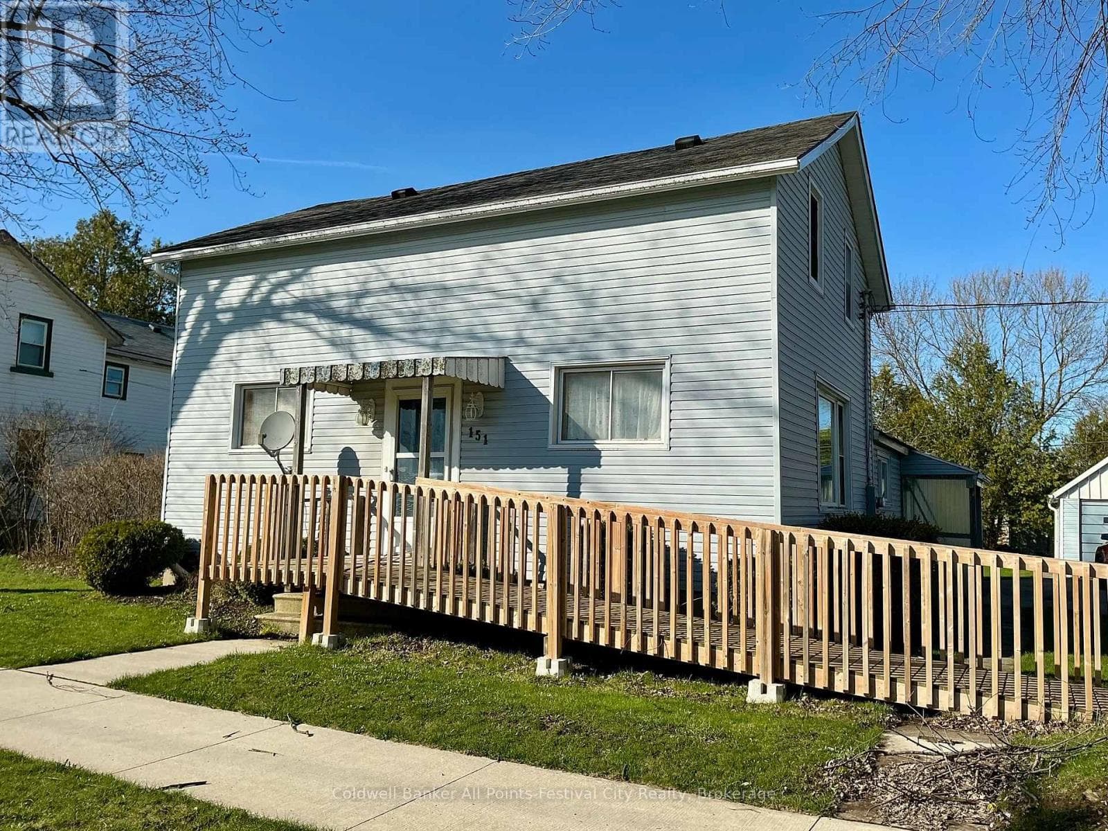 151 GEORGINA STREET photo 3
