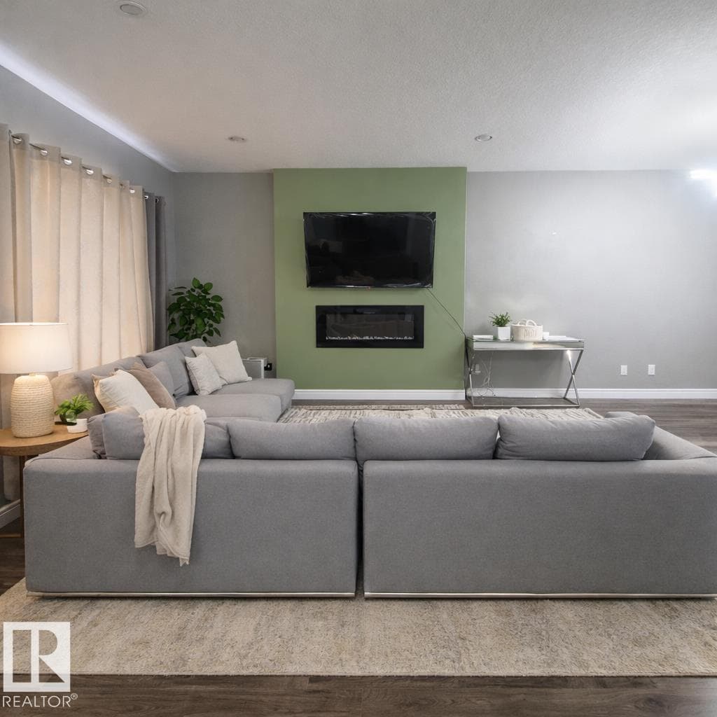 11903 37 ST NW photo 4