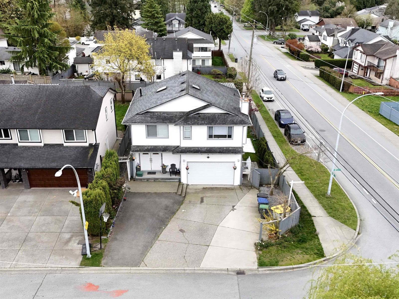 14812 87A AVENUE photo 2