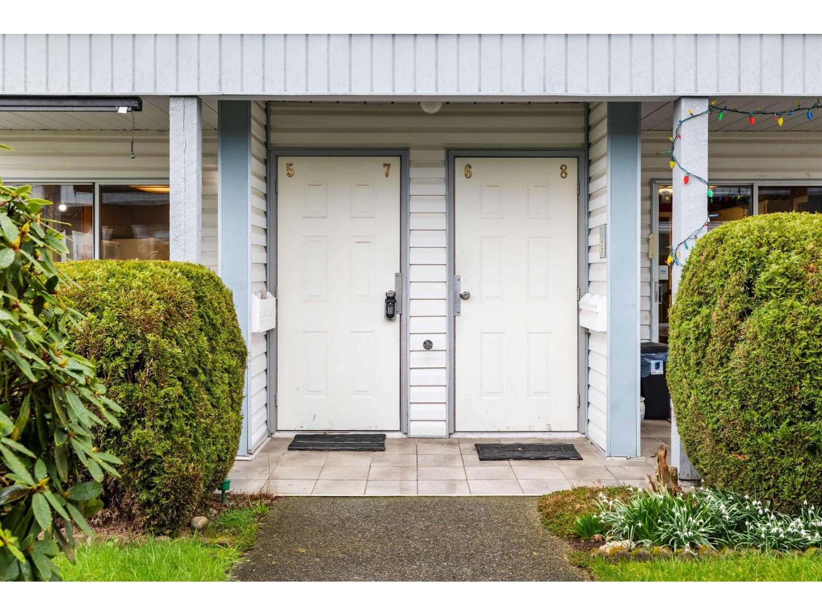 5 32691 GARIBALDI DRIVE photo 2