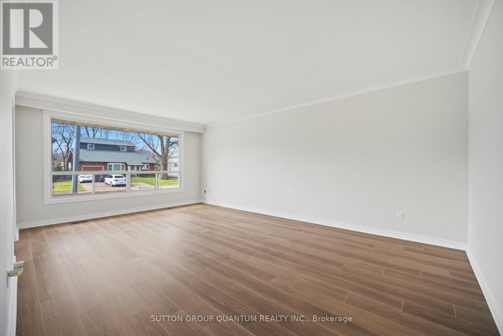 126 ANGELENE STREET photo 4