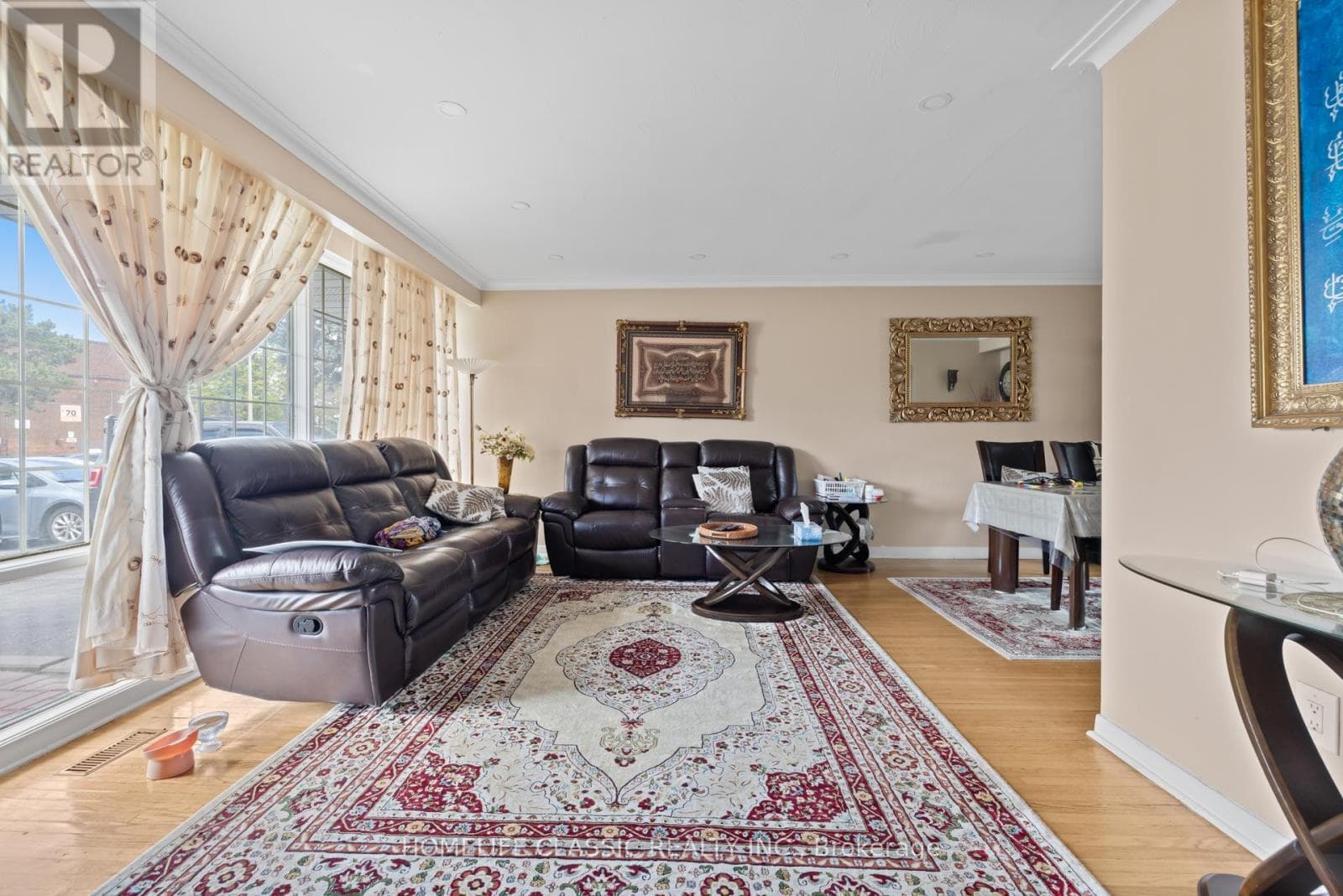 83 JOHN GARLAND BOULEVARD photo 3