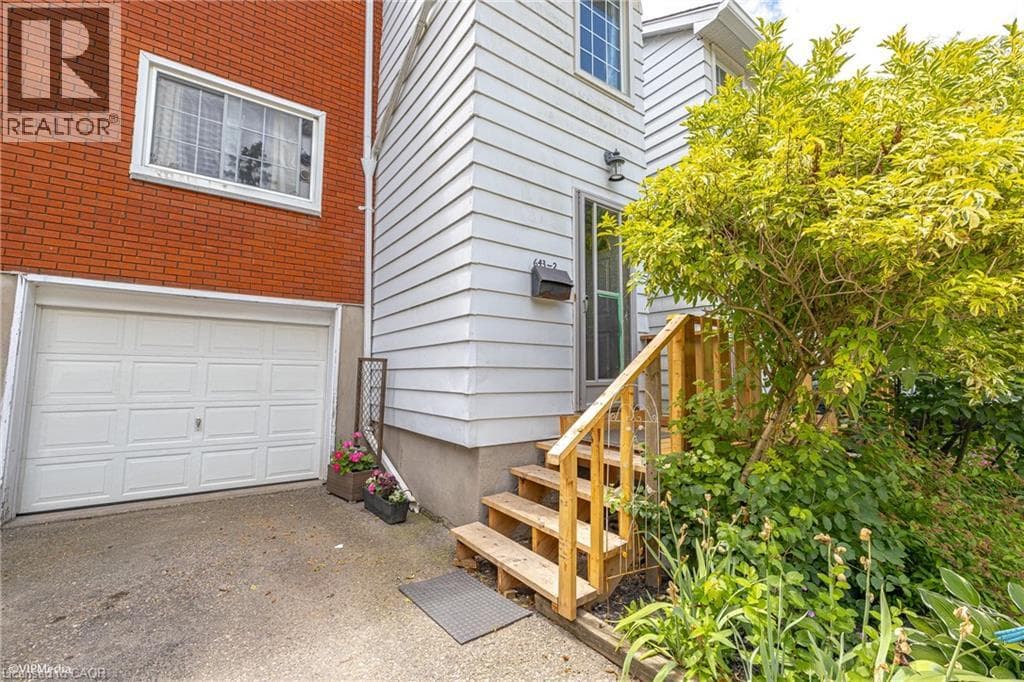 643 ALBERT Street Unit# 2 photo 3