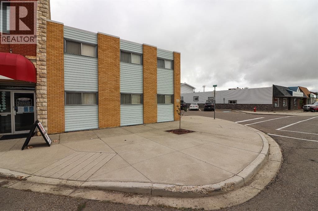 121 Broadway Avenue E photo 2