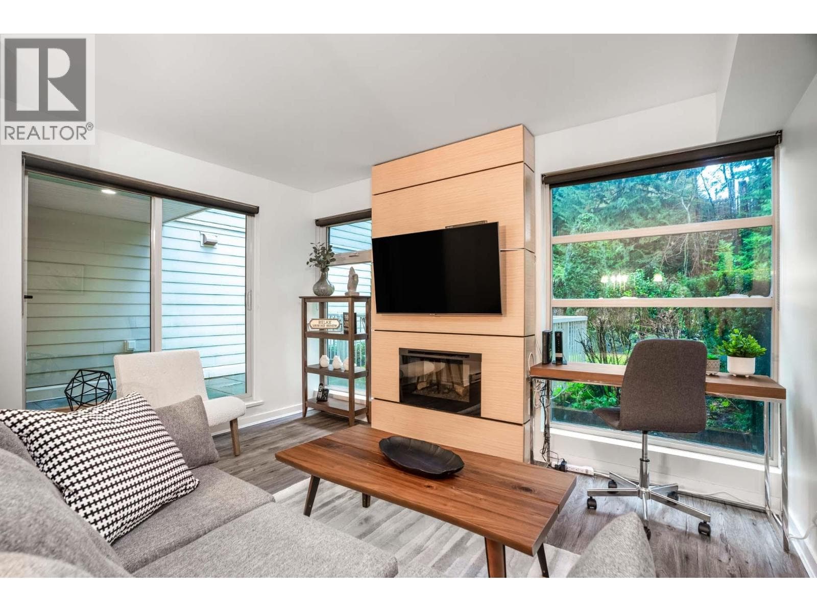 104 2832 CAPILANO ROAD photo 2