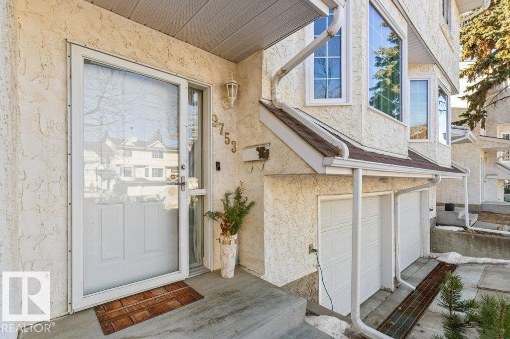 9753 176 ST NW photo 4