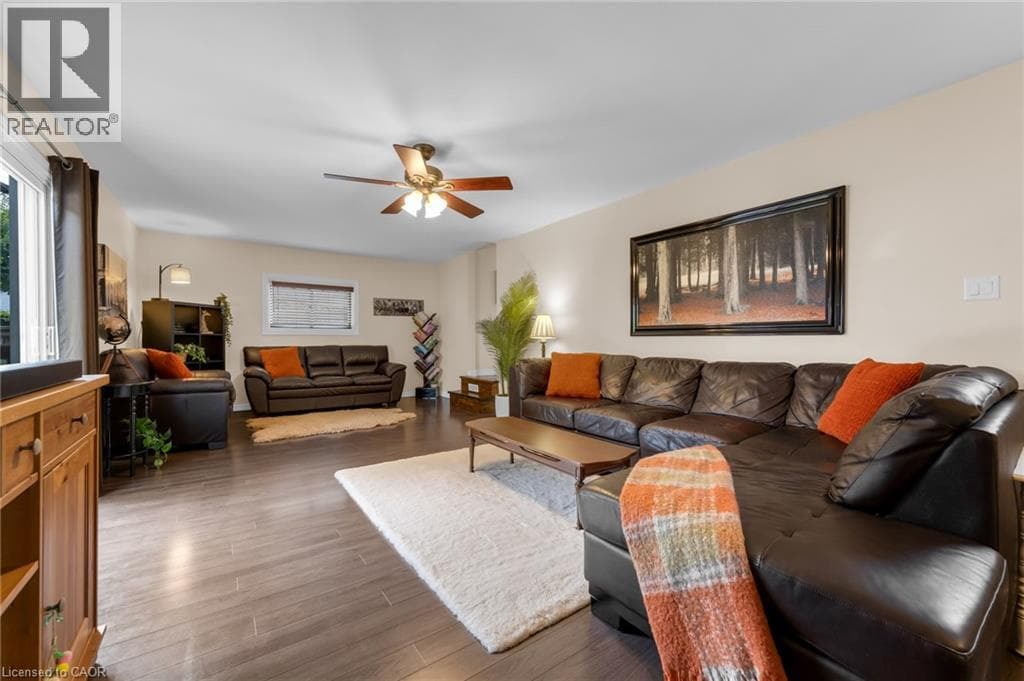 475 EAST 38TH Street photo 4