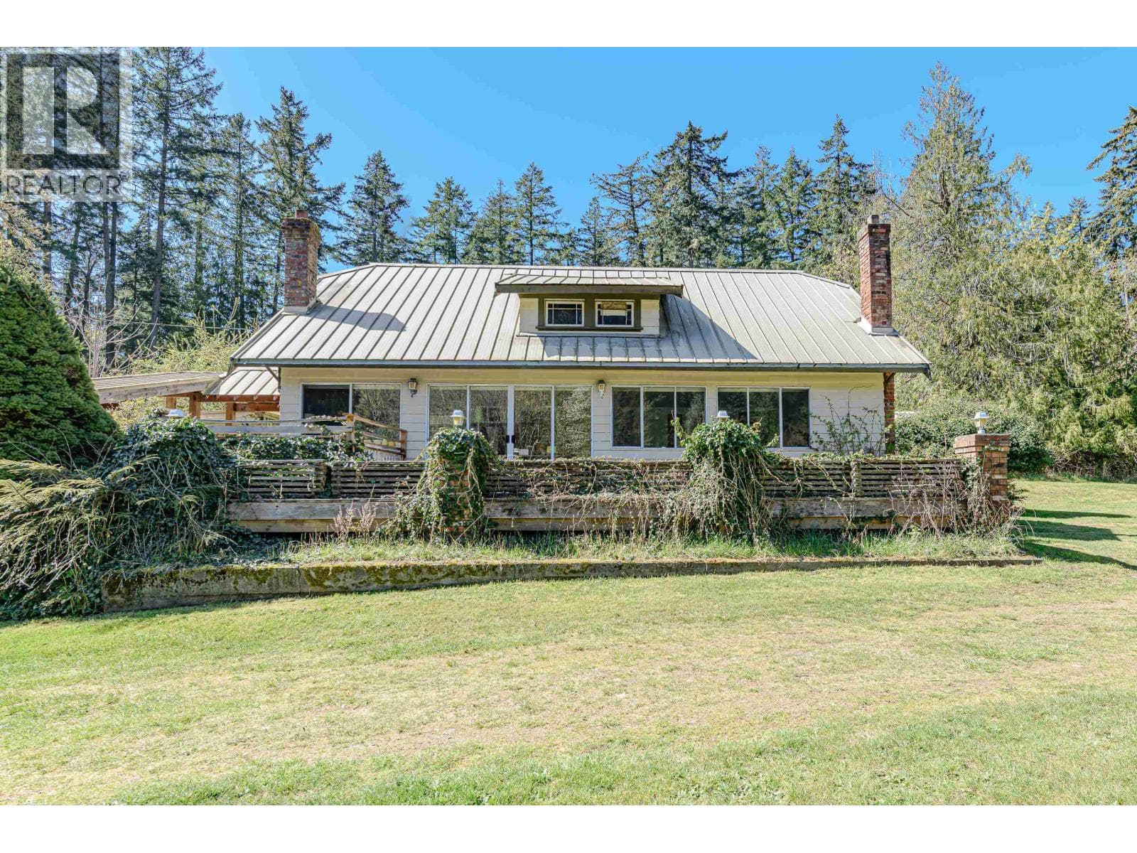1671 FULFORD-GANGES ROAD photo 2