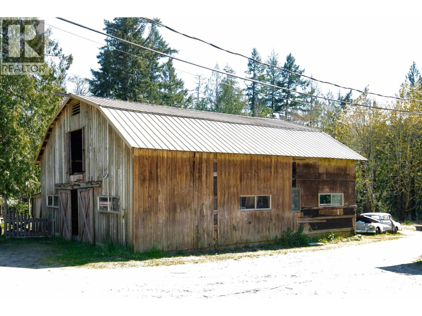 1671 FULFORD-GANGES ROAD photo 4