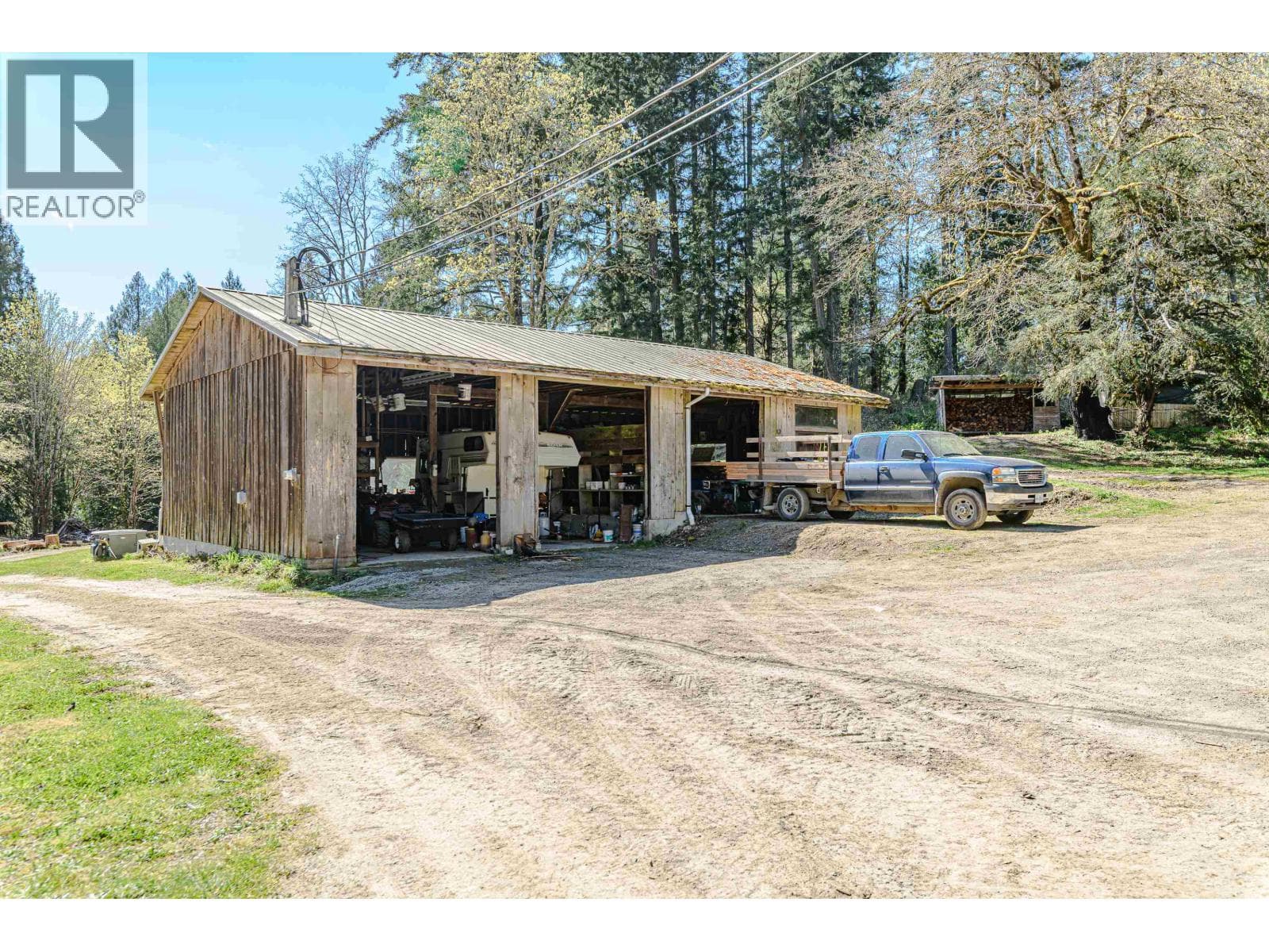 1671 FULFORD-GANGES ROAD photo 5