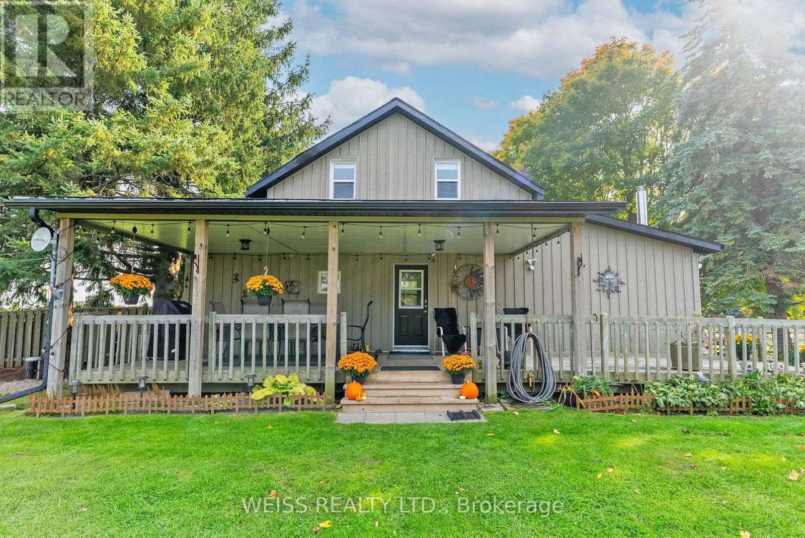 772 TOWNLINE ROAD W photo 2